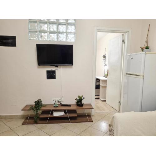 Downtown Boulevard apartment with a cute balcony!