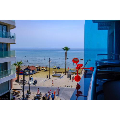 Downtown Finikoudes Beach Apartment