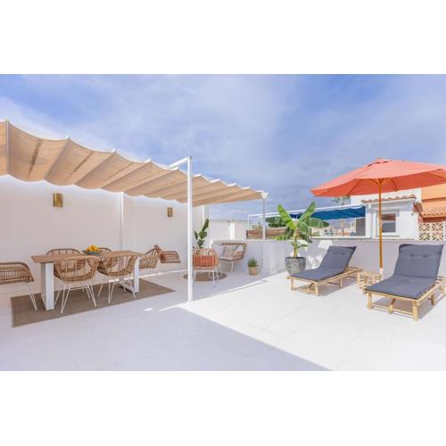 Downtown flat with 46 sqm private rooftop terrace