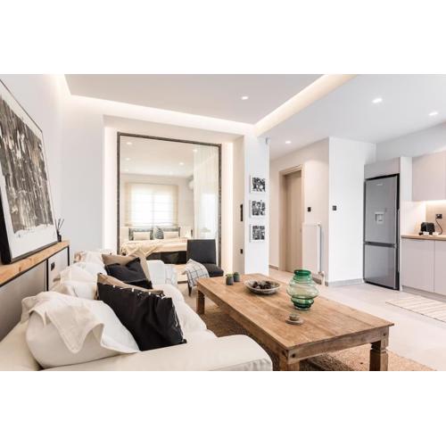 Downtown Urban Luxurious Apartment