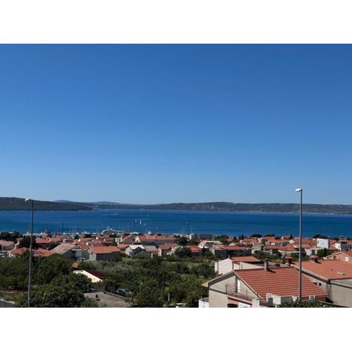 Dragon Paradise - Sea View, Garden & Marina Split Riviera
