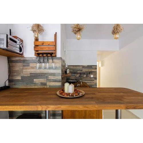 Dreamy Cove, Artistic Hideaway near Floisvos 1BD