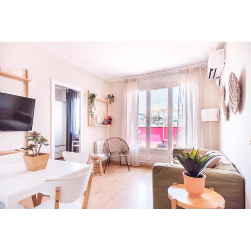 Dreamy sunsets in a central penthouse with terrace