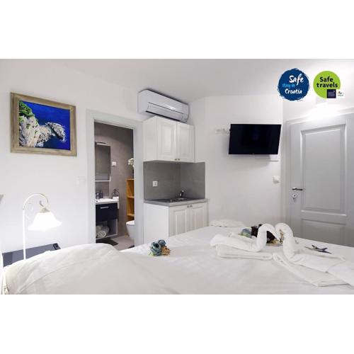 Dubrovnik Throne Suite I