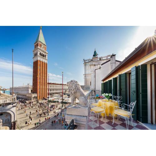 Due Leoni Terrace In St Mark\
