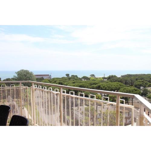Due Torri appartamento al 9 piano con splendida vista mare