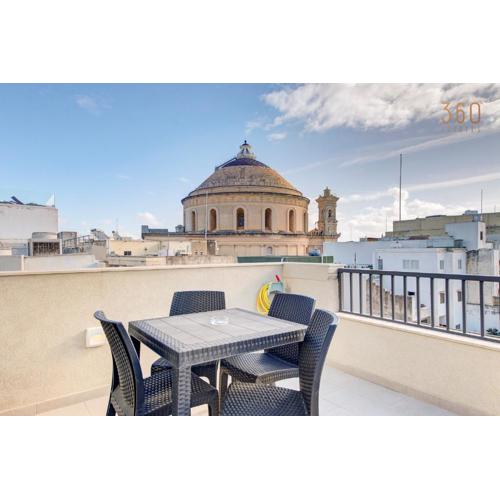 Duplex 2BR penthouse with Balcony, Rooftop & Views by 360 Estates