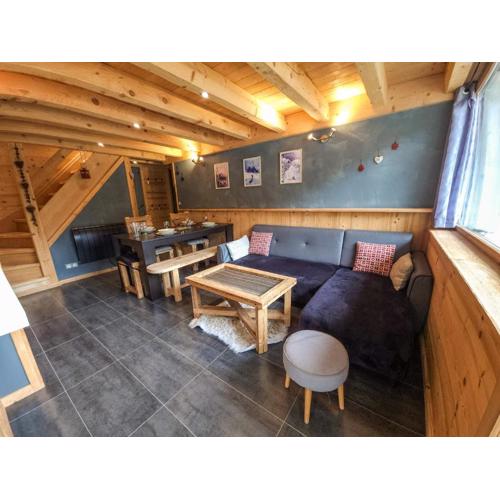 Duplex en bois aux Ménuires, 3 chambres, parking, 6 pers - FR-1-452-392