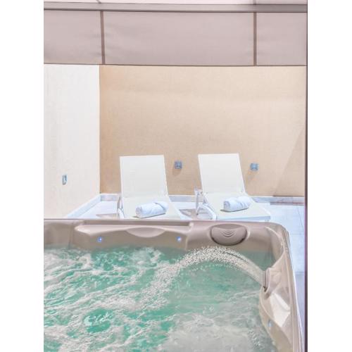 Duplex Maisonette Sliema with Jacuzzi by ArcoBnb