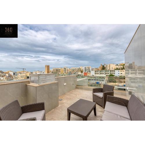 Duplex penthouse in St. Julian\