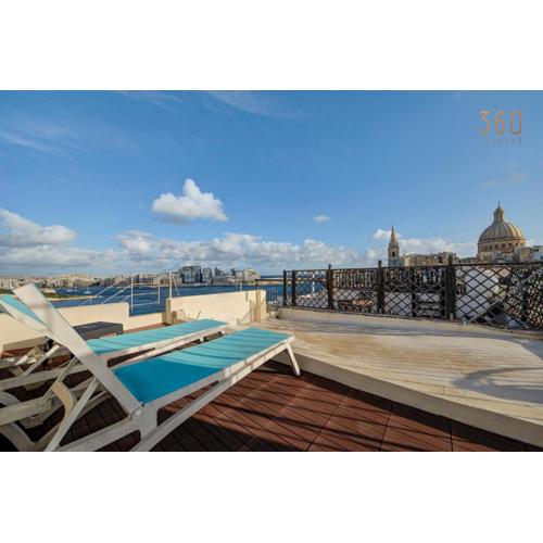 Duplex penthouse in Valletta with Terrace Views by 360 Estates