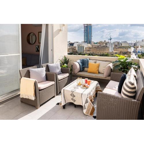 Duplex Penthouse with 3-bedrooms, 2 sofa beds and terrace, close to the sea