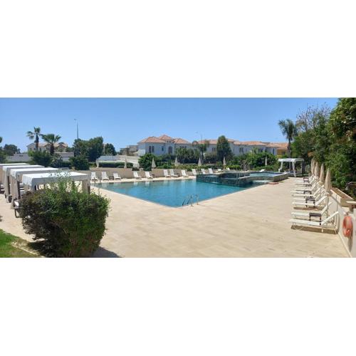 E-Hotel Larnaca Resort & Spa