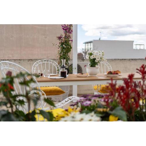 Ebullience - Stylish & Chic Athens Apartment