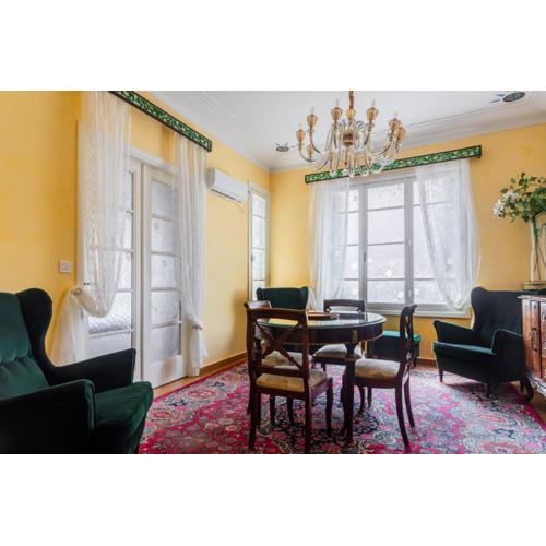 Eclectic 4-Bed, 4-Bath Apt in Central Athens - AK1