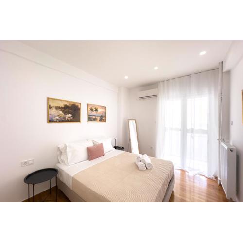 Eclectic Moonstone apartment in Athens