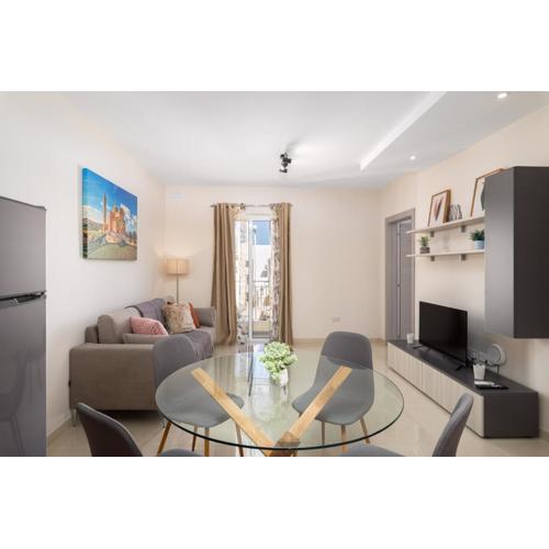 Edka Suites - Modern Sunlit 2BD Apartments with Balconies - Close to Sliema Promenade, St Julian\