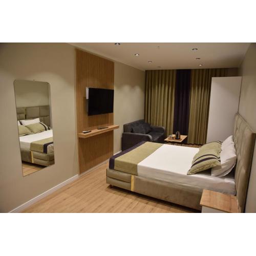 Edwin Plus Hotel