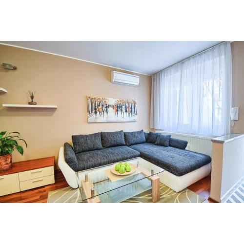 E&E Apartment Arena with free private parking