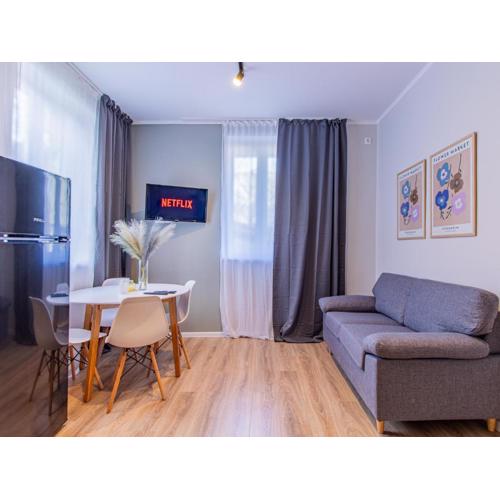 Eiffel Elegance - Stylish Sofia Apartment