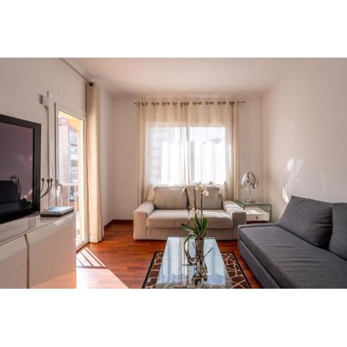 Eixample - Bright and modern 4BD only for Families or Business groups