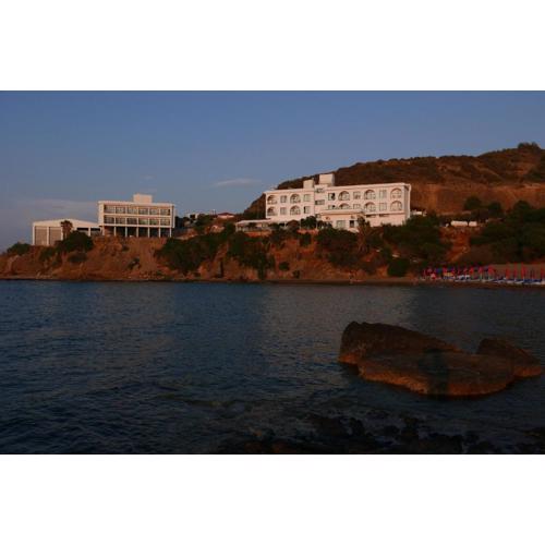 E.J. Pyrgos Bay Hotel