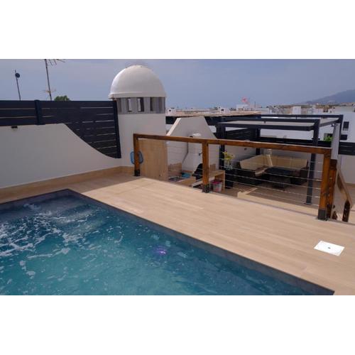 EL ÁTICO DE TERESA con PISCINA PRIVADA CLIMATIZADA a 250m playa