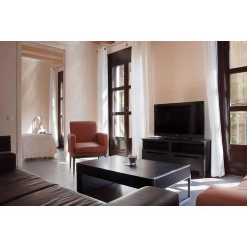 EL born - spacious 2 bedrooms