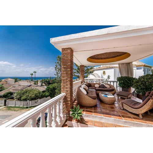 El Rosario sunny terrace in Marbella by Costarentals - Ref M6