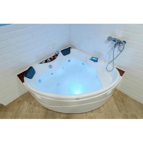 El triangulo del Arte - Jacuzzi