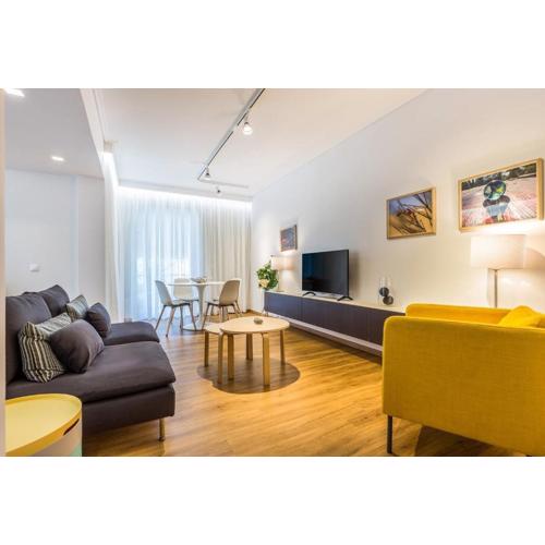 Elegance Vouliagmeni Gem Luxury Apt, Walk to Beach
