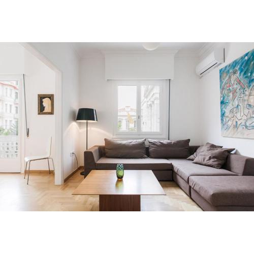 Elegant 2 Bedroom 2 Bathroom Apartment in Athens Vibrant Centre! VL5