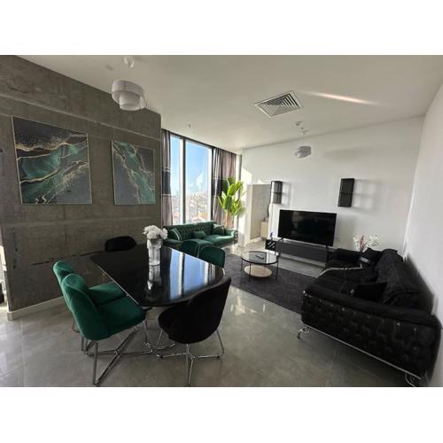 Elegant 2 bedroom apt Sinpas queen gym pools
