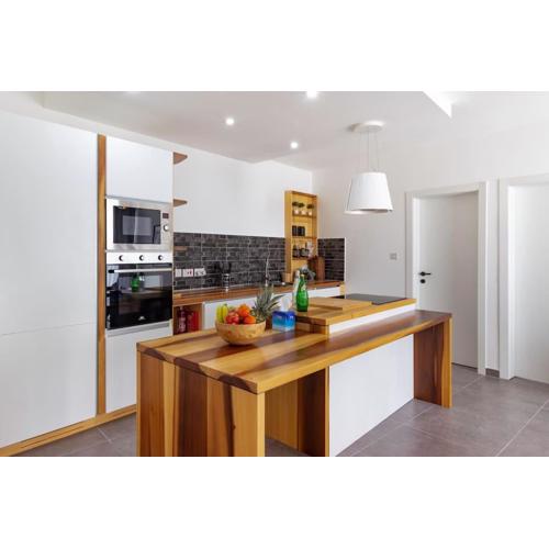 Elegant 2BR Apartment close to Beach and Paceville