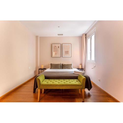 Elegant 3-bedroom Apartment in the Heart of BCN