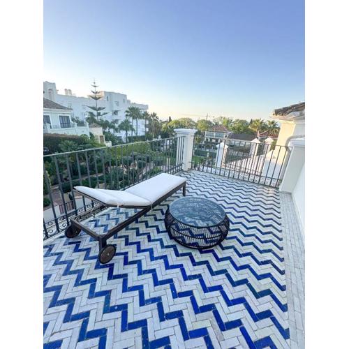 Elegant 3BR Golden Mile Retreat