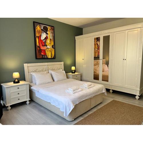 Elegant and Cozy 2BR with Balcony near Taksim