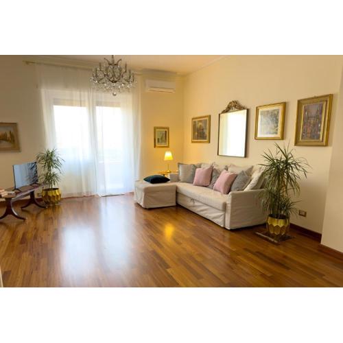 Elegant Apartment in City Center
