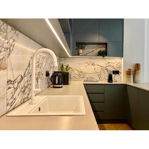 Elegant apartment in koukaki