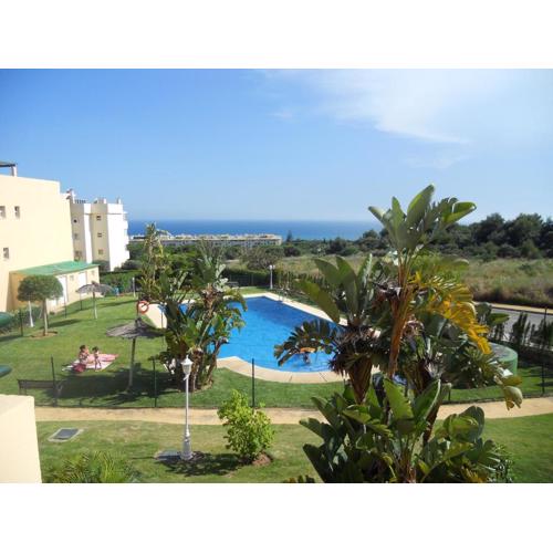Elegant apartment in Marbella, 80 m² with shared pool