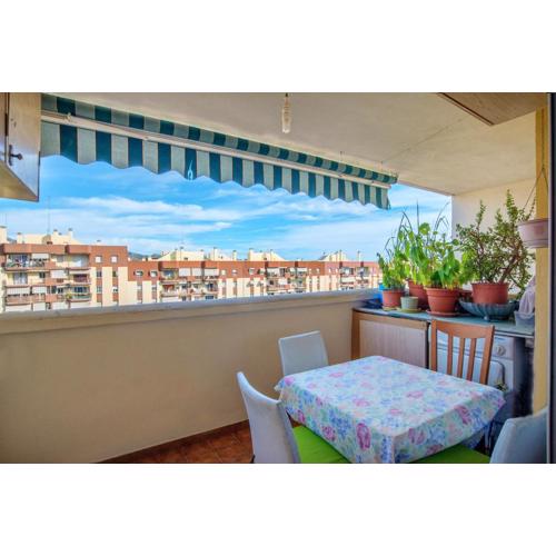 Elegant apartment in Marbella with sea and mountain view.