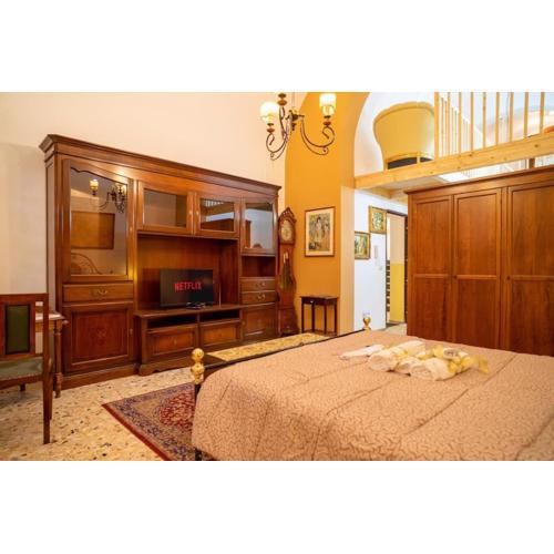 Elegant Apartment in the Heart of Taranto w WiFi