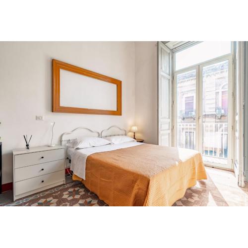 Elegant Apt Steps from Castello Ursino in Catania