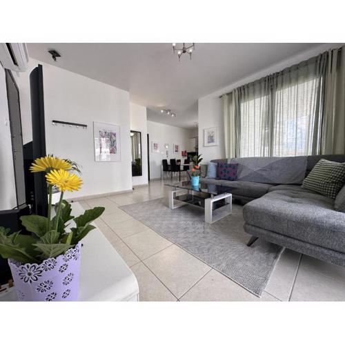 Elegant & Central Two Bedroom Flat