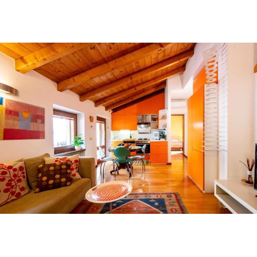 Elegant Colorful Apartment - Verona Apartments