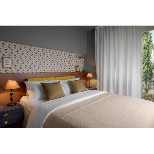 elegant, cosy and quiet, just 1 min to amphiteatre