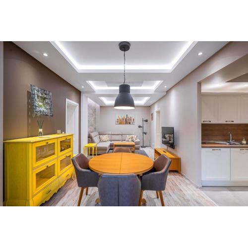 Elegant Escape in The Heart of The City by Flat Mаnager