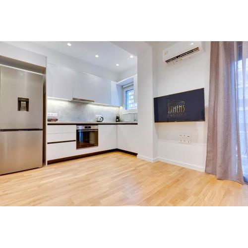 Elegant flat 5 walk to metro panormou