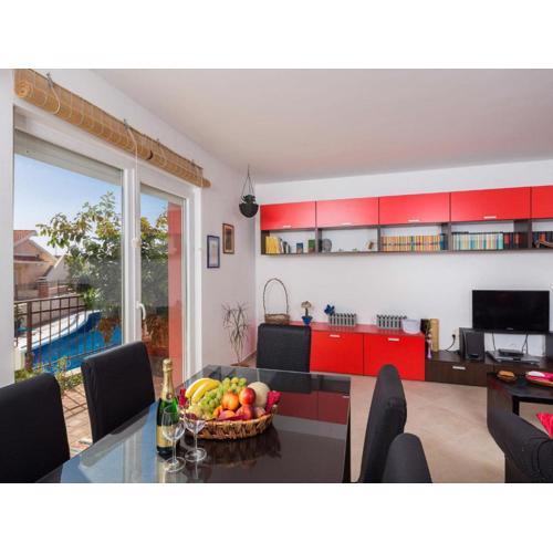 Elegant Hideaway Apartment with Pool - Two Bedroom Apartment with Pool