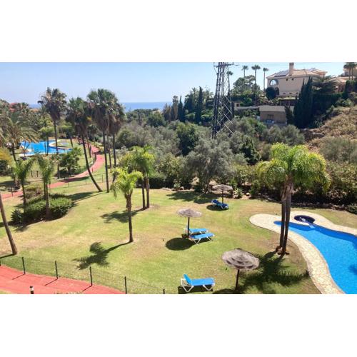Elegant penthouse avec vue sur mer piscine, jardins, 2 chambres